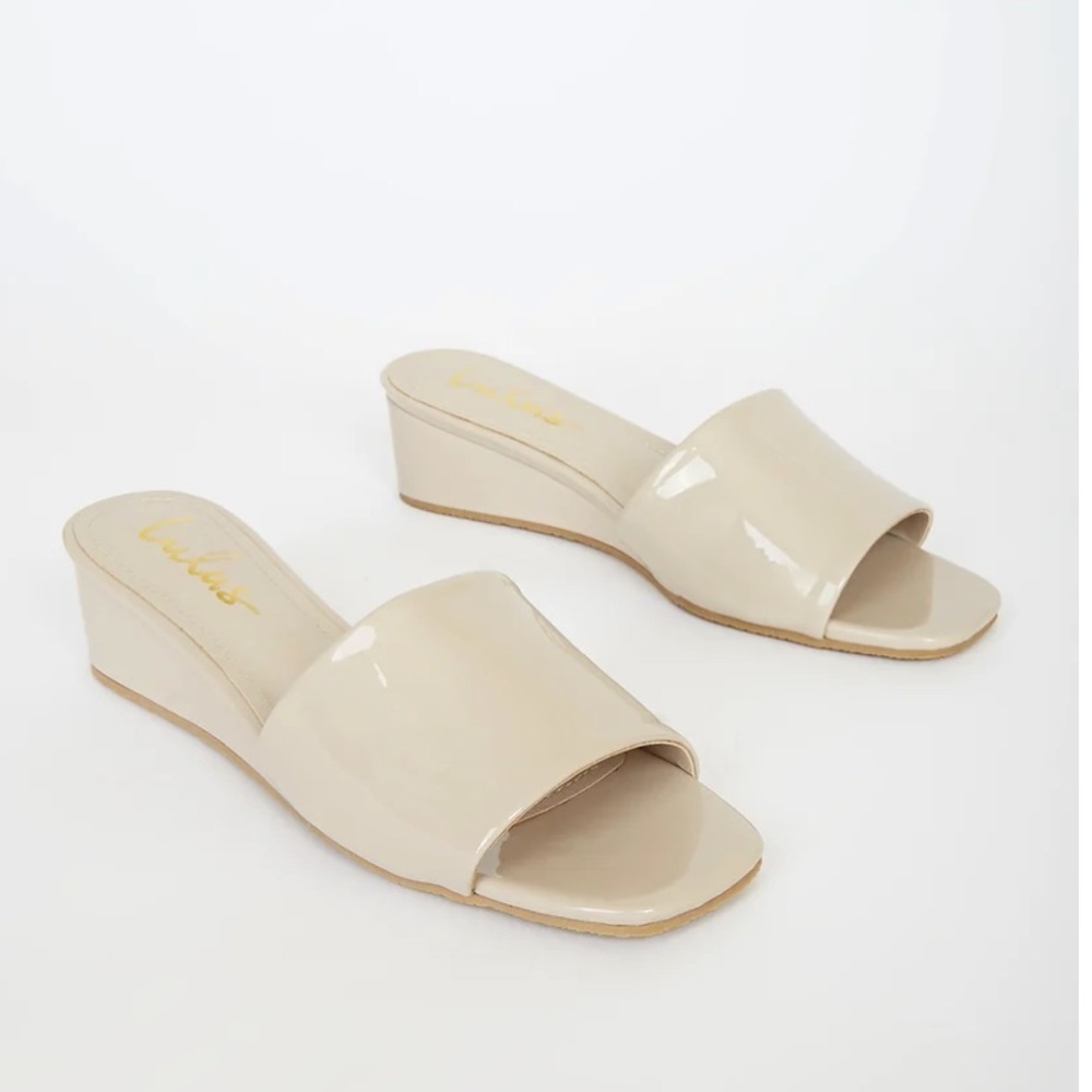 Lulus nude slides